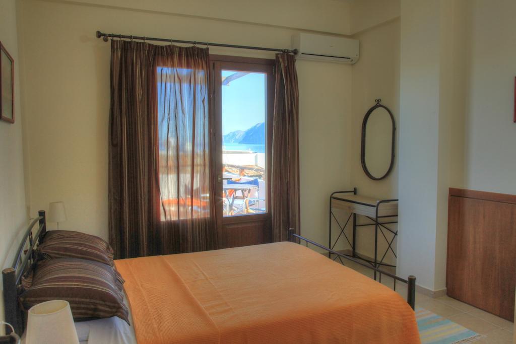 Anemos-Halcyon-Eirene Villa Mochlos Room photo